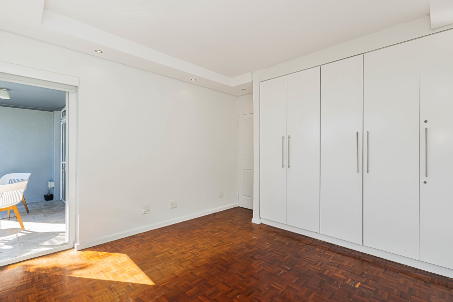 To Let 2 Bedroom Property for Rent in Green Point Western Cape